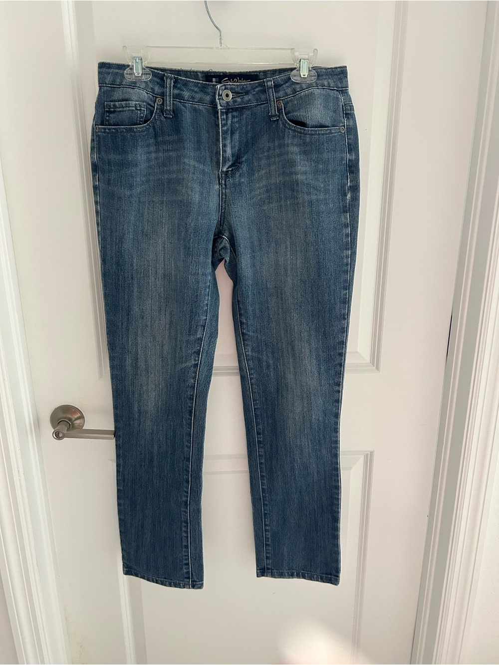 Solo Works Classic Women's Mid-Rise Blue Denim Jeans